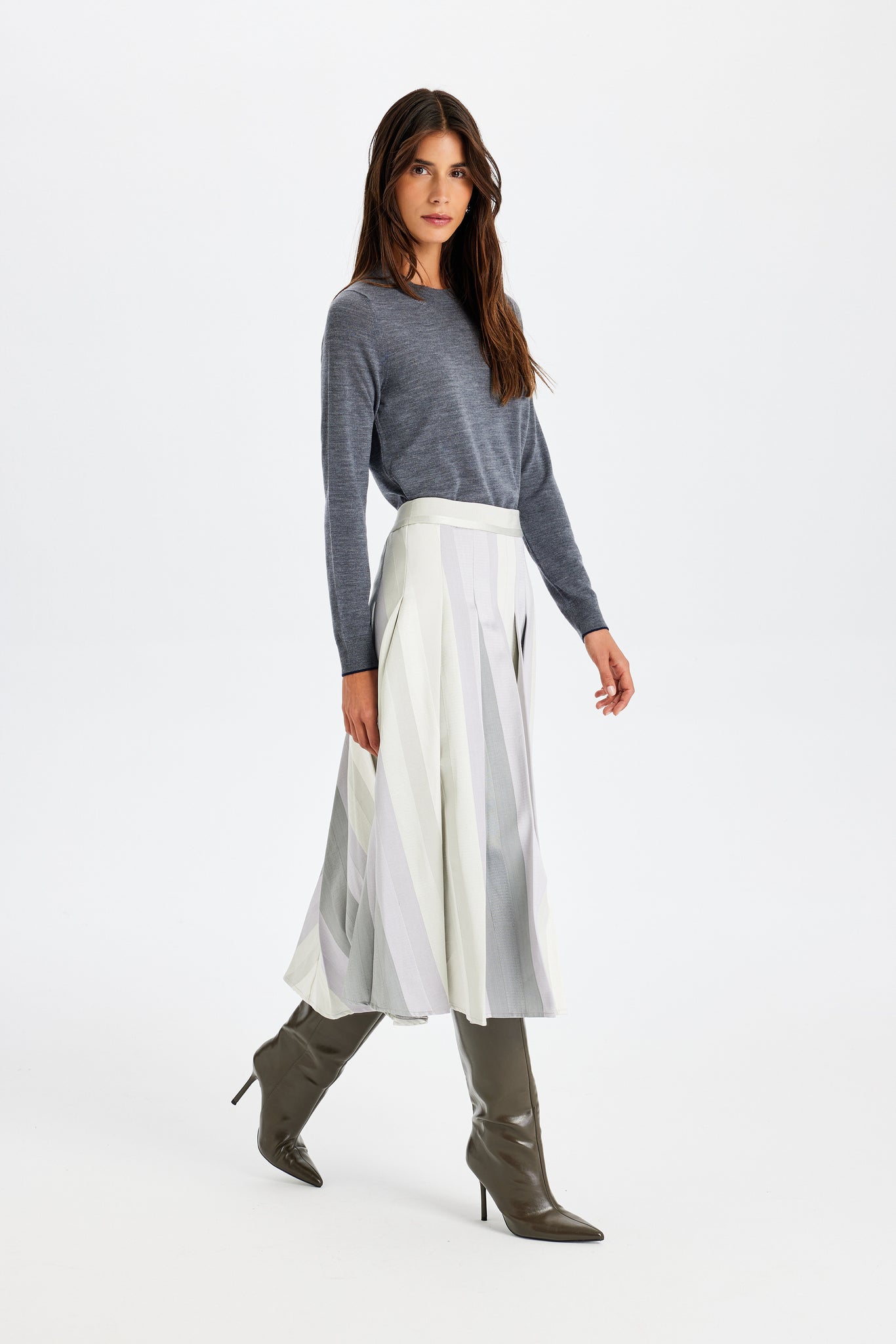 Kutnu Pleated Gray Skirt