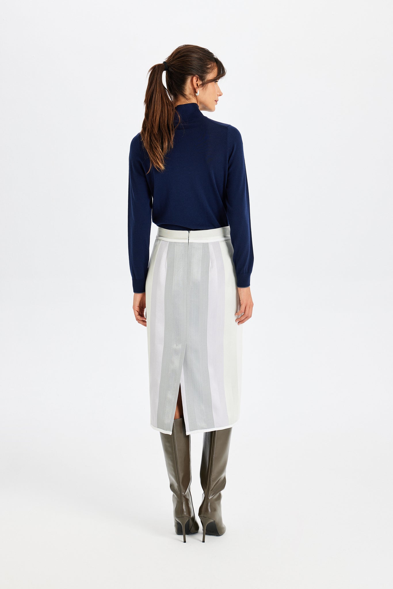 Velvet Trim Detailed Kutnu Gray Pencil Skirt